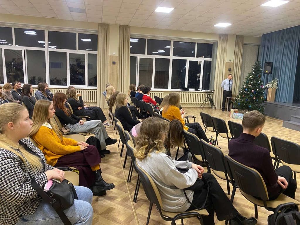 Петрозаводск_17_12_2025_МОУ_Лицей1.jpeg